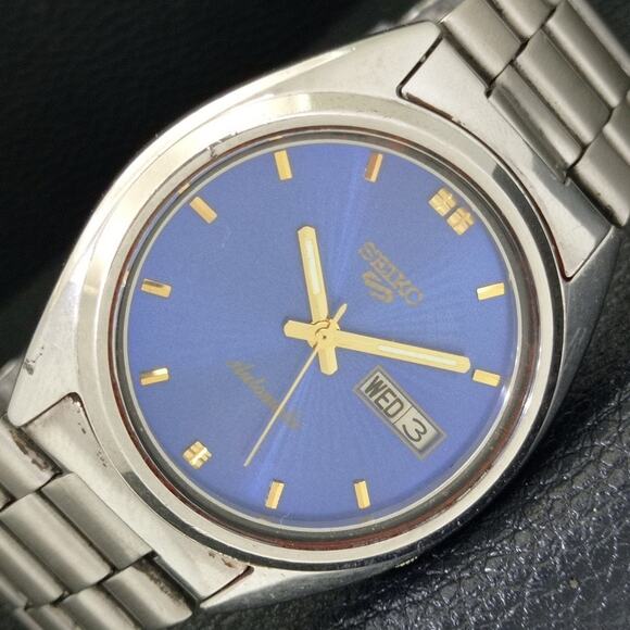 Vintage 1982 Seiko Automatic Mens Silver Watch W/daydate & Blue accents - Picture 1 of 10